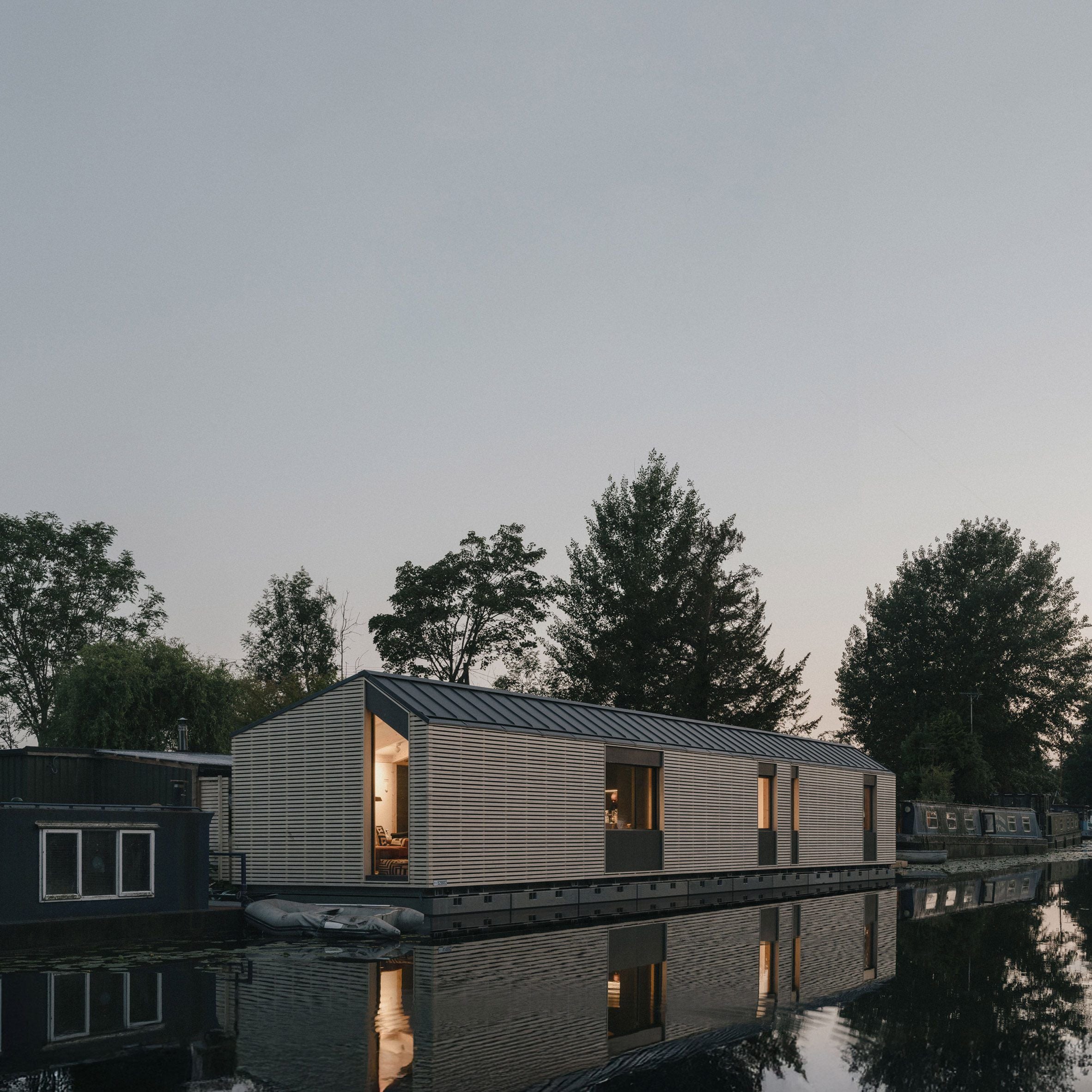 Фото James Retief