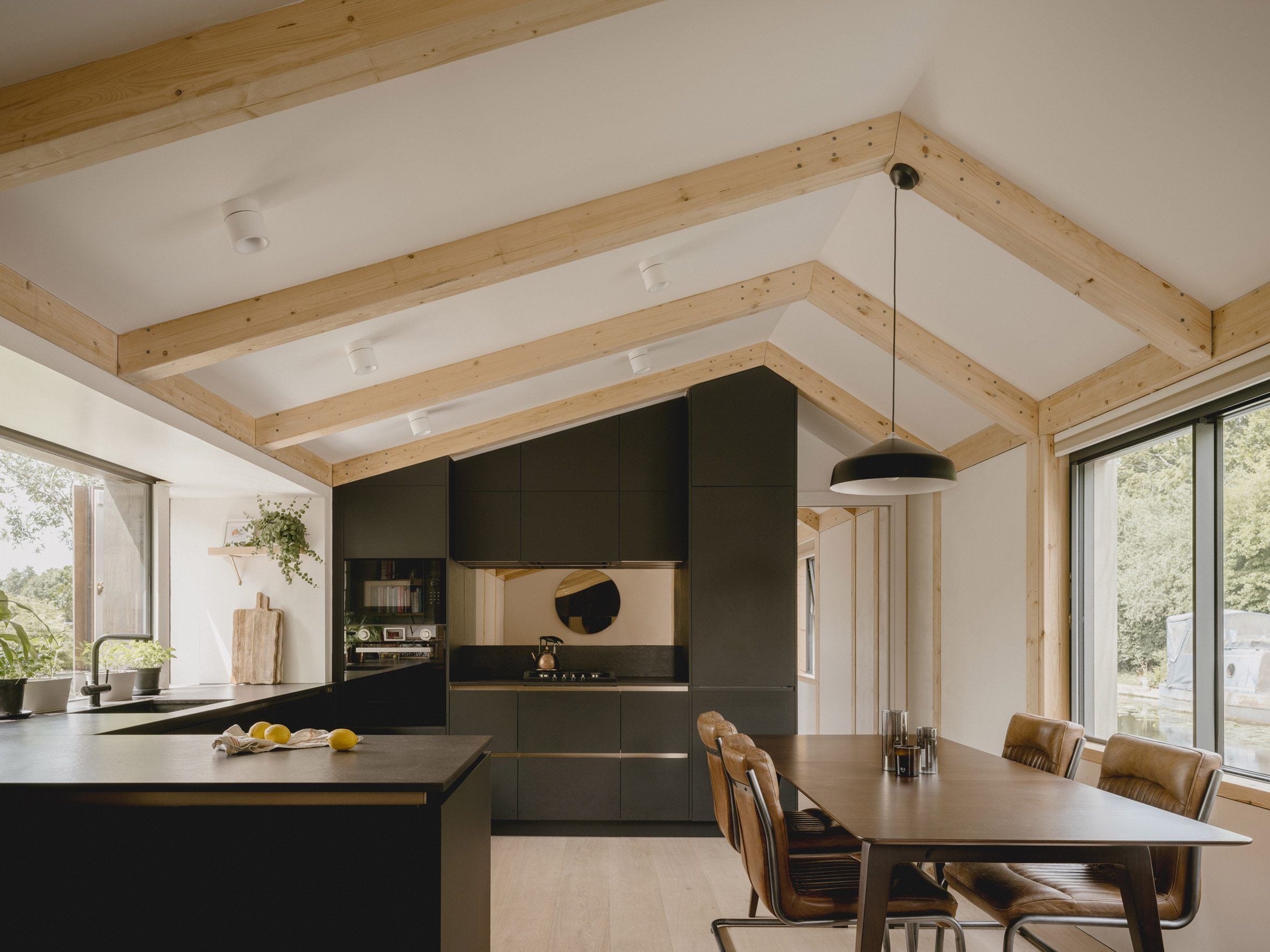 Фото James Retief