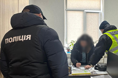 У Вінниці викрили посадовицю ТЦК на вимаганні хабаря в матері загиблого військового