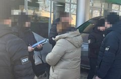 Представницю громадської організації на Волині викрили на 16 тис. доларів хабаря