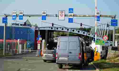 Водій кинув автобус з пасажирами на кордоні через розшук ТЦК та втік до Словаччини