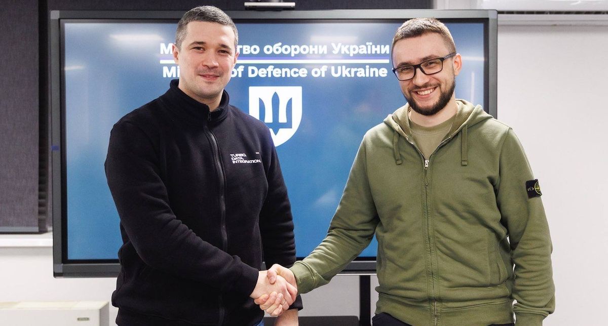 Міністр оборони призначив волонтера Сергія Стерненка своїм радником