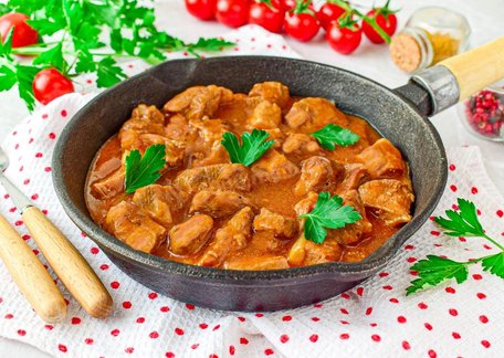 Гуляш з яловичини. Рецепт дня