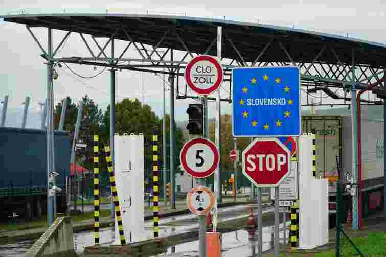 Стали відомі подробиці втечі в ЄС водія рейсового автобуса