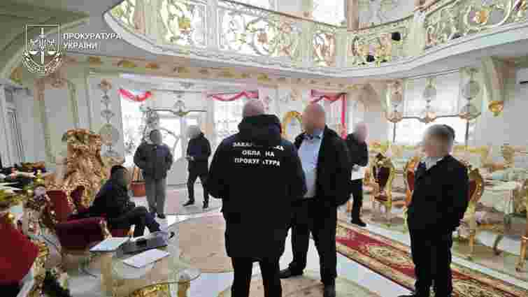 Депутату райради на Закарпатті оголосили підозру за брехню в декларації на 8 млн грн