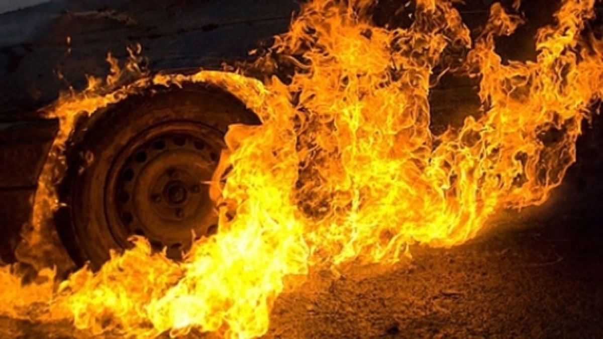 Після заклику партизанів у Брянську спалили автомобіль з російською технікою
