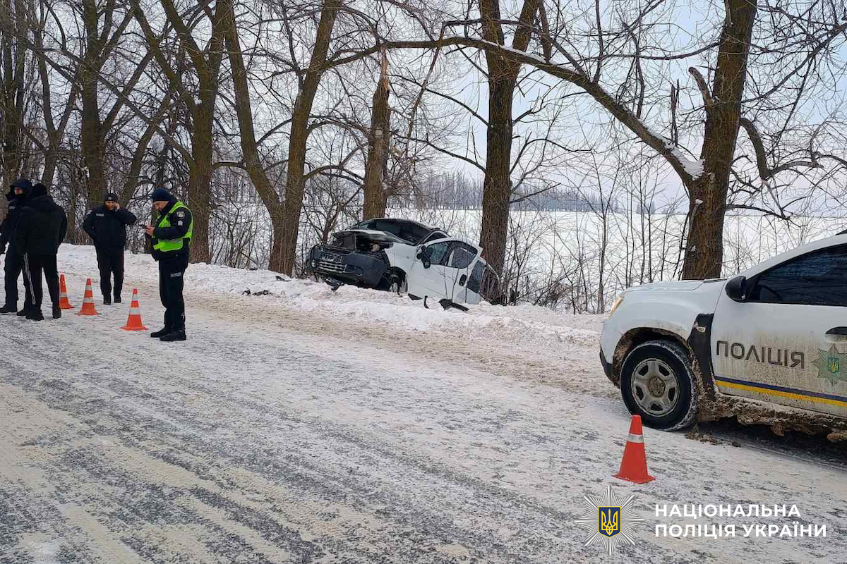 У ДТП на Вінниччині загинули троє пасажирів Renault