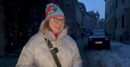 Львівська комунальниця веде блог і розповідає про роботу двірників 