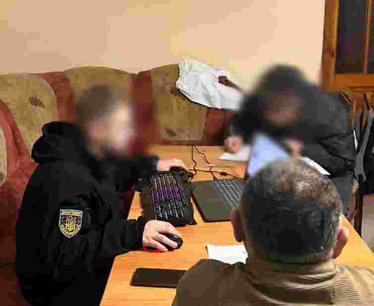 На Львівщині посадовця сільради викрили на закупівлі генераторів за завищеними цінами