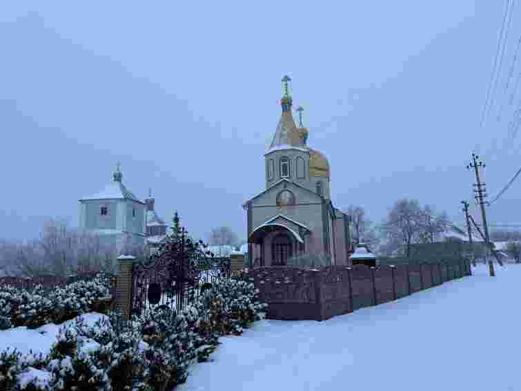 На Буковині за вихід з УПЦ МП проголосувало село, де парох назвав війну політикою