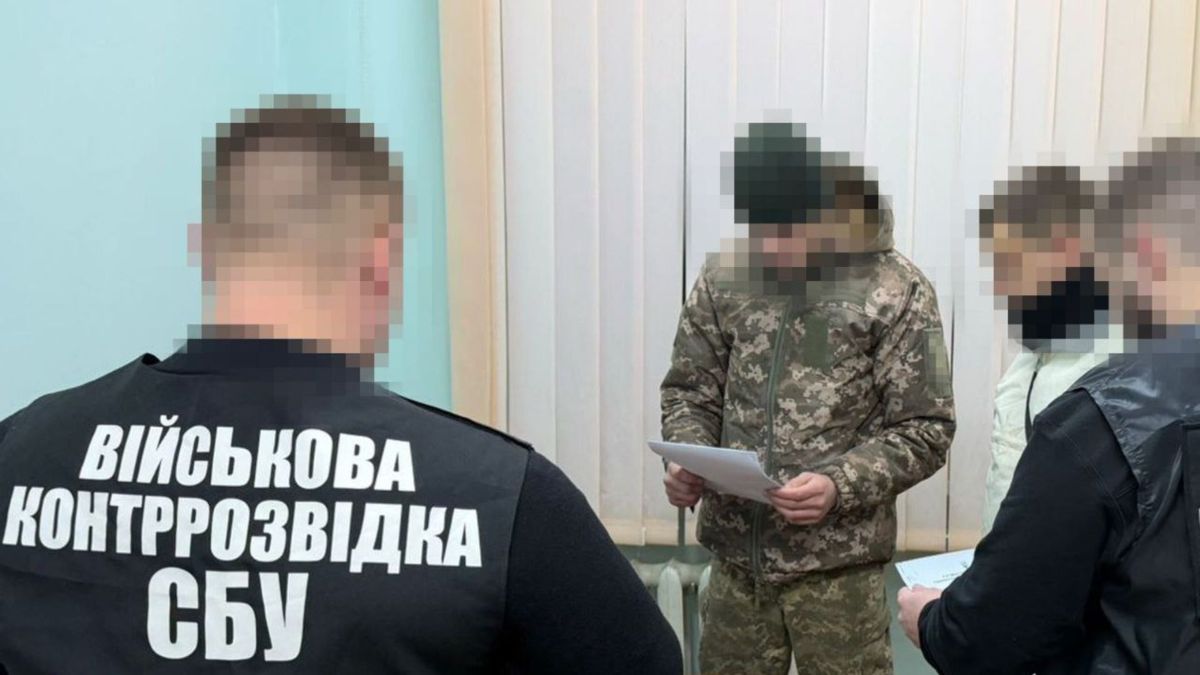 На Миколаївщині 21-річний військовий передавав росіянам локації ППО біля аеродромів