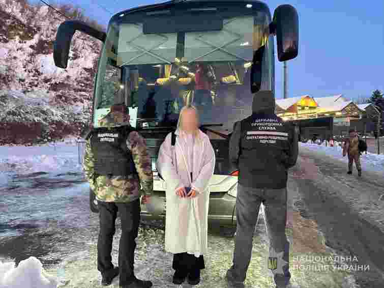 На кордоні з Польщею затримали завербовану для сексуального рабства лучанку