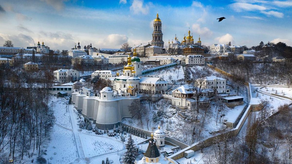 Російський обстріл пошкодив печери та церкву в Києво-Печерській Лаврі
