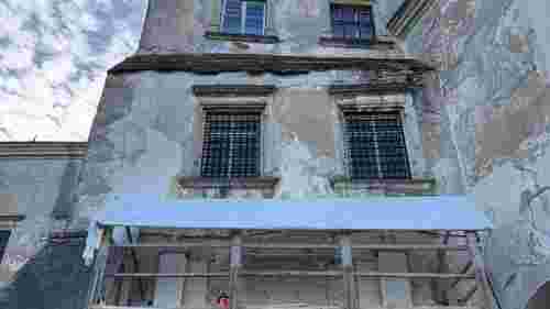 В Олеському замку відреставрують другий поверх надбрамної вежі