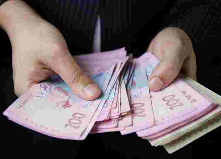 На Закарпатті посадовиці Пенсійного фонду подарували 2 млн грн на новий кросовер 