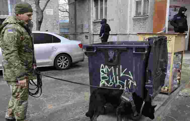 У Миколаєві в сміттєвому контейнері виявили немовля