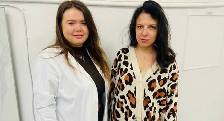  Через неправильне лікування 32-річна жінка майже повністю втратила волосся