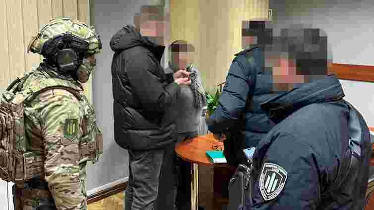 У Києві посадовці РДА продавали фіктивне опікунство за 10 тис. доларів