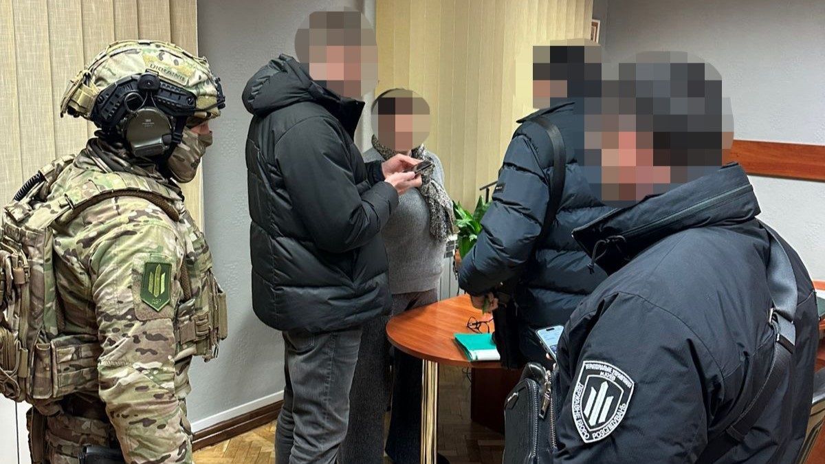 У Києві посадовці РДА продавали фіктивне опікунство за 10 тис. доларів
