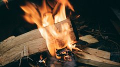 Ефективність і безпека понад усе: 5 поширених помилок при опаленні дому дровами