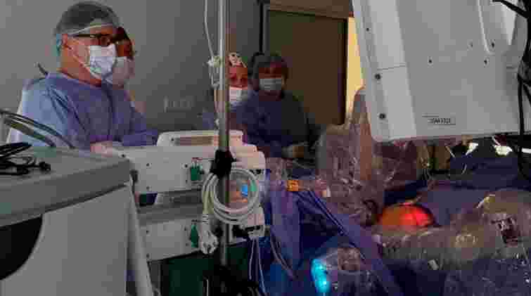 Хірурги Львова успішно видалили 36-річній жінці  пухлину матки і зберегли можливість бути мамою