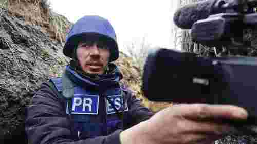 На Київщині журналіст «Радіо Свобода» врятував 4-річну дівчинку з пошкодженого дроном будинку 