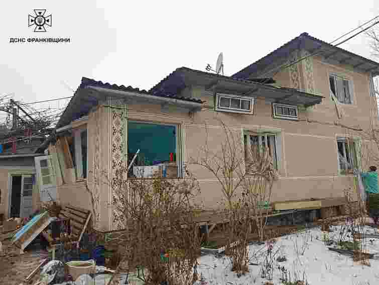 Двоє людей постраждали внаслідок вибуху газу в будинку на Прикарпатті
