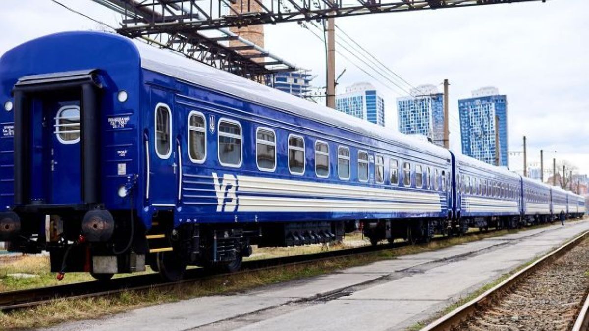 «Укрзалізниця» ввела обмеження руху через посилення ударів росіян