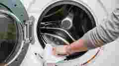 Одяг знову пахнутиме свіжістю: як очистити манжет пральної машини від цвілі