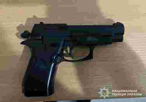 Рецидивіст з 18-річним спільником зі стріляниною пограбували мешканця Закарпаття