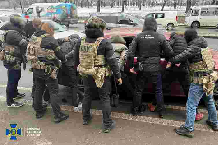 СБУ затримала агентів РФ, які готували вибухи у квартирах військових в Одесі 