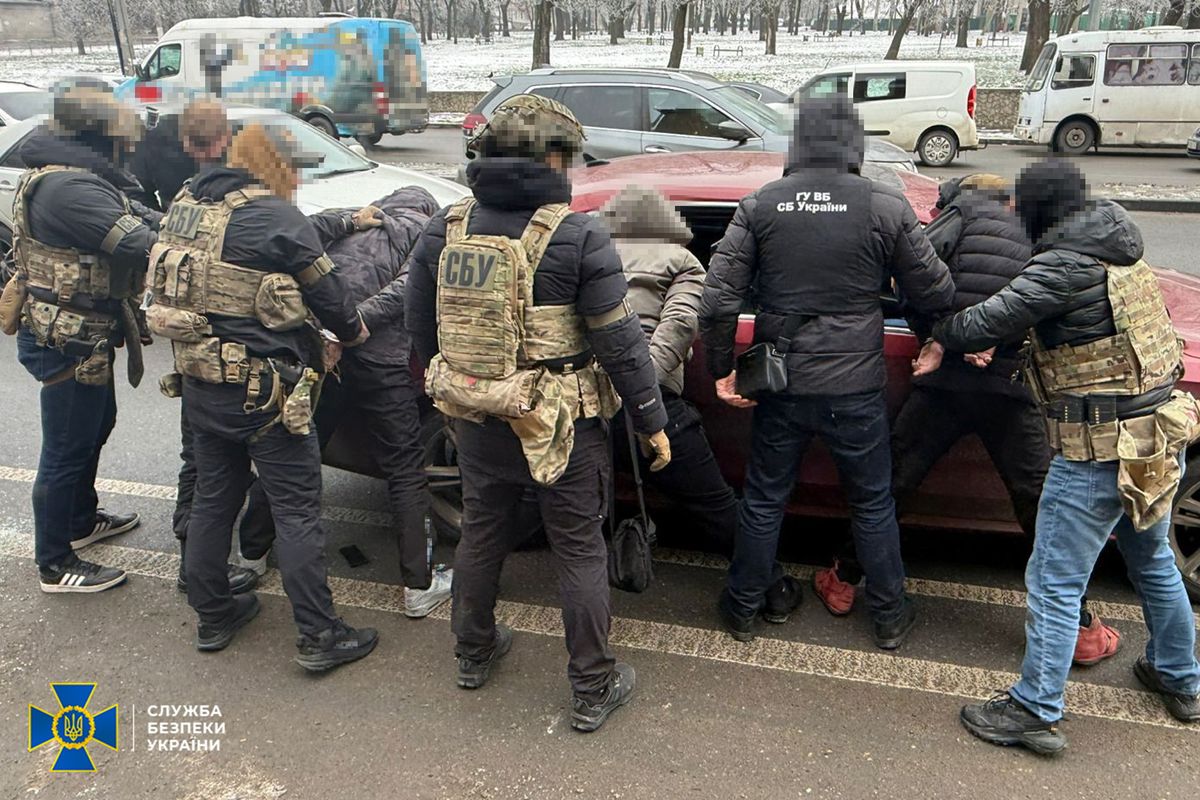 СБУ затримала агентів РФ, які готували вибухи у квартирах військових в Одесі 
