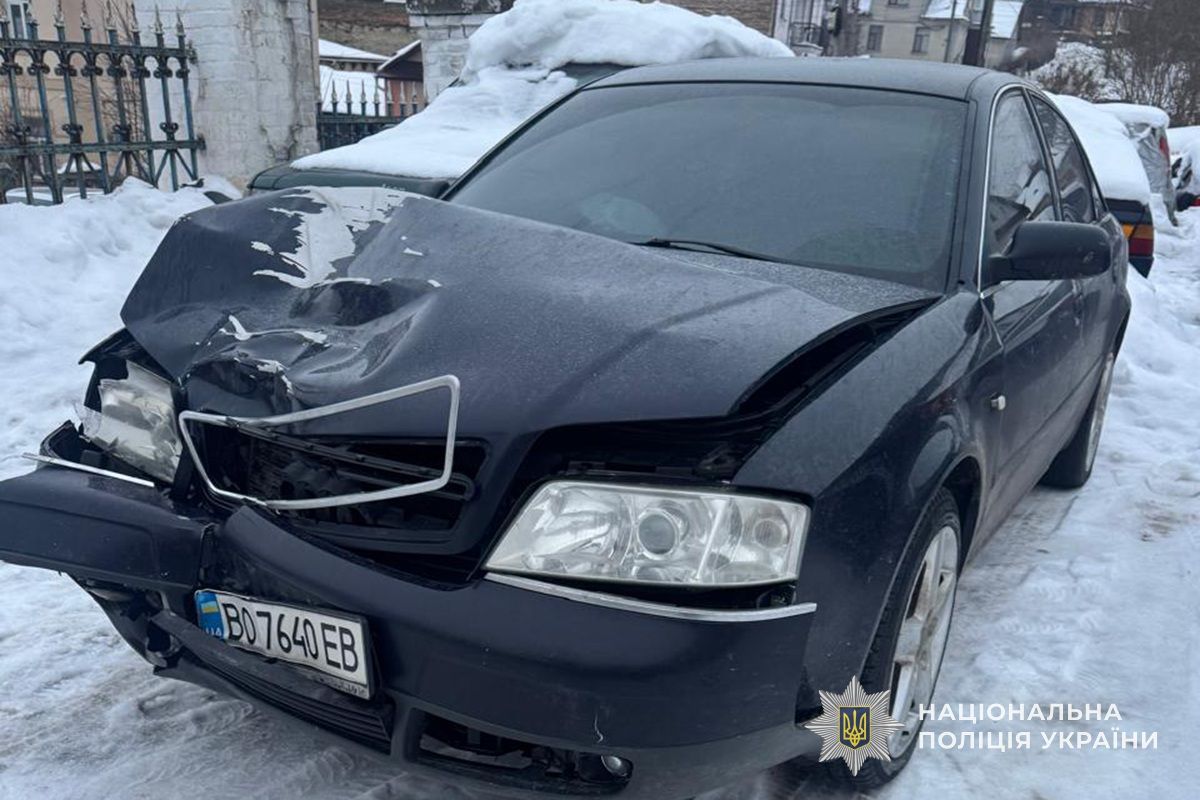 Водій кинув автомобіль і втік