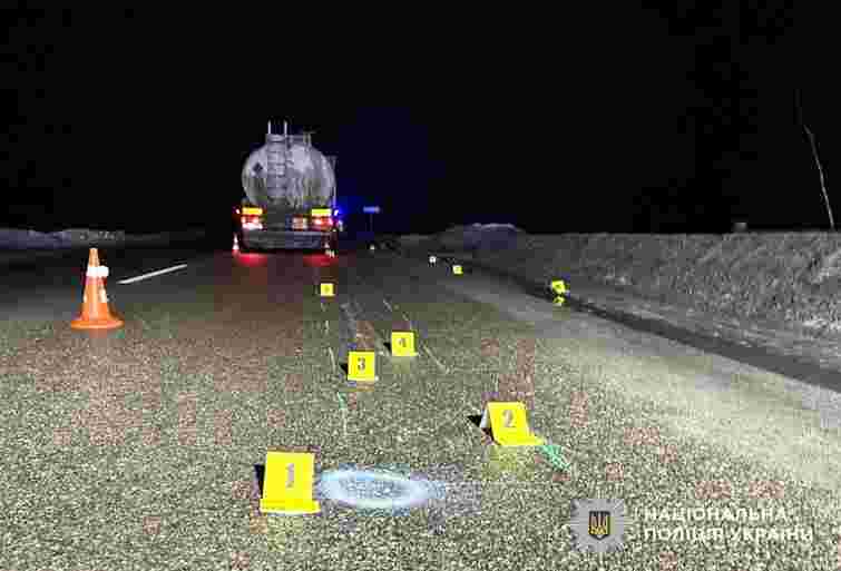 Велосипедист загинув унаслідок зіткнення з автоцистерною на Рівненщині