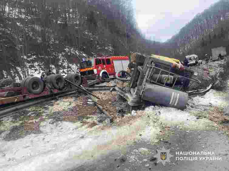 Двоє людей загинули в автотрощі на Абранському перевалі Закарпаття