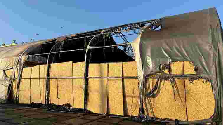 За підпал наметів благодійної організації чернівчанина засудили до 4,5 років в'язниці