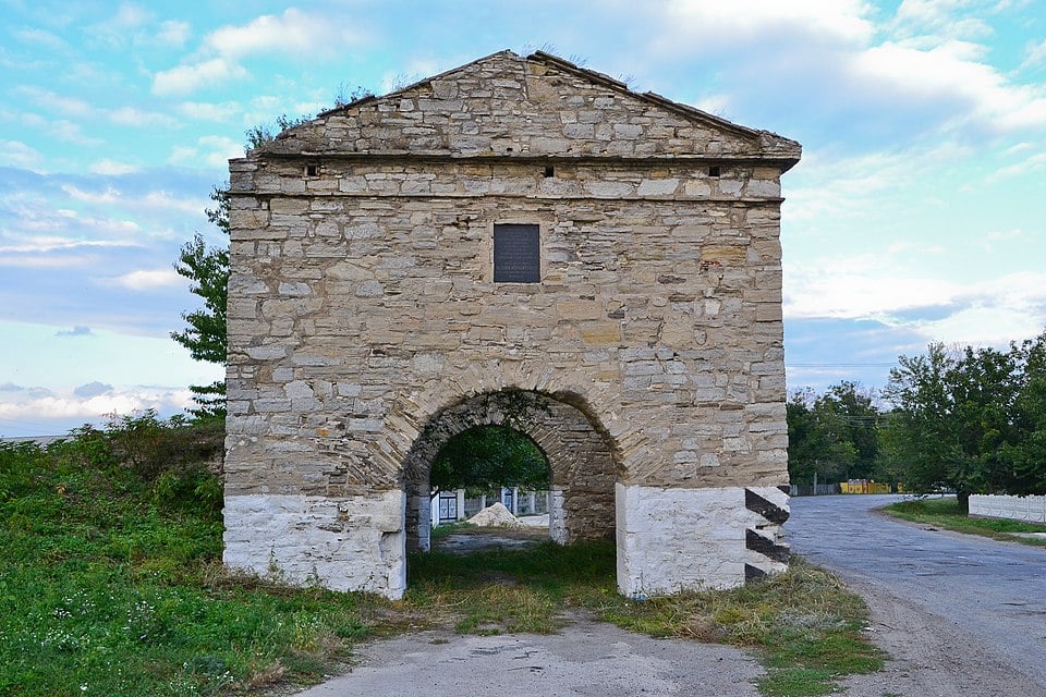 Кам'янецька брама (фото з Вікіпедії)
