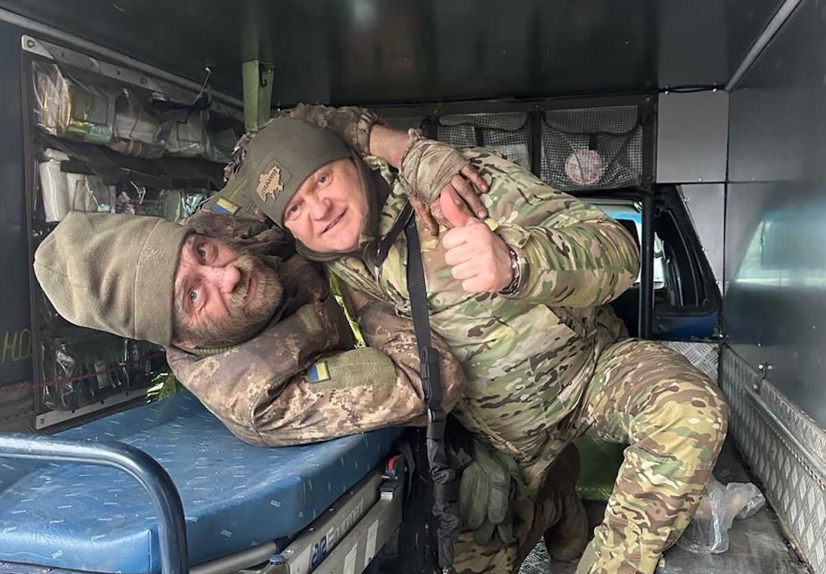 На Донеччині поранений військовий ЗСУ потрапив у полон росіян та переконав їх здатися