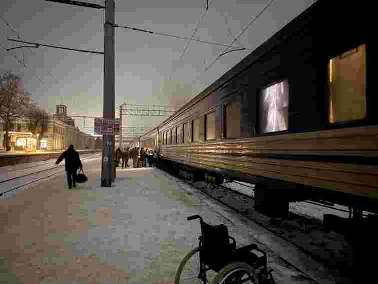 «Укрзалізниця» повідомила про рух поїздів у зонах підвищеного ризику