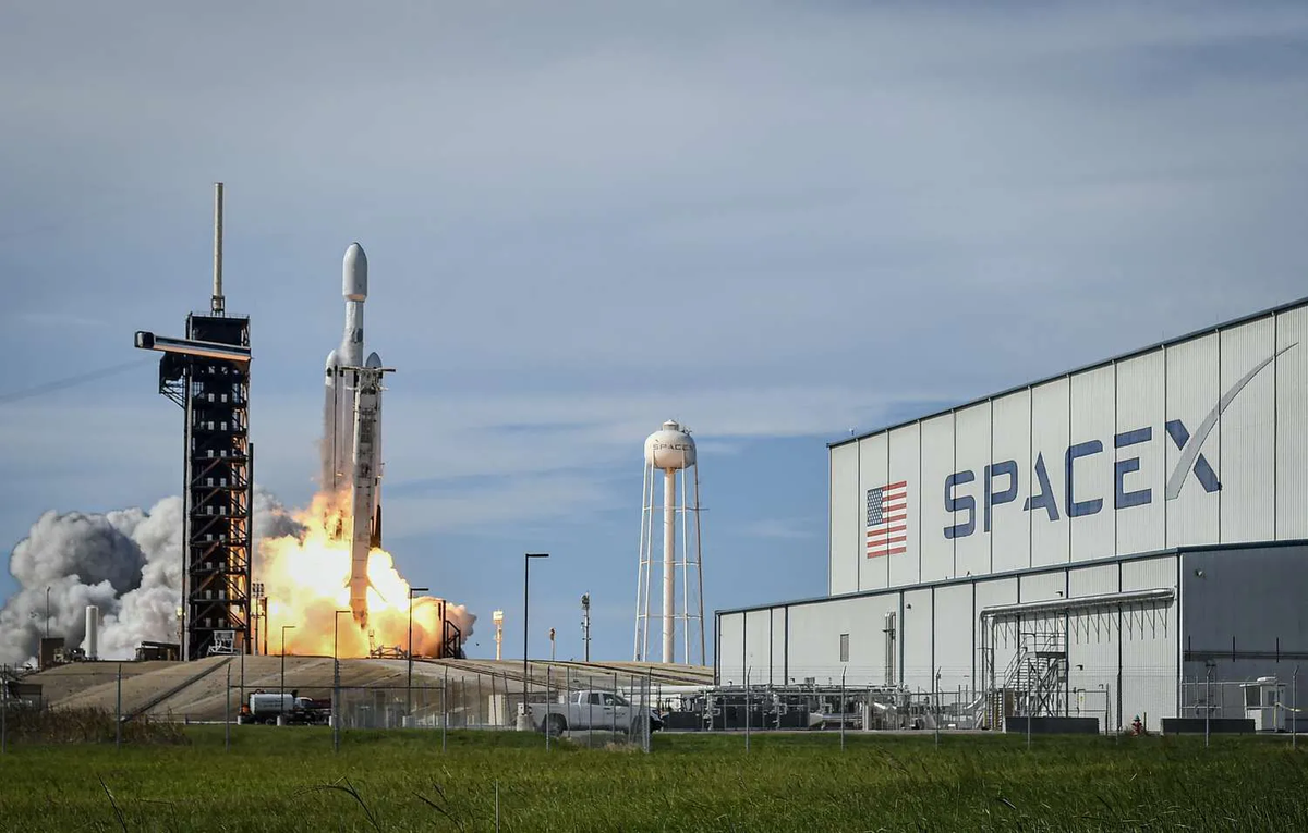 Найдорожча приватна компанія світу SpaceX за рік заробила 8 млрд доларів