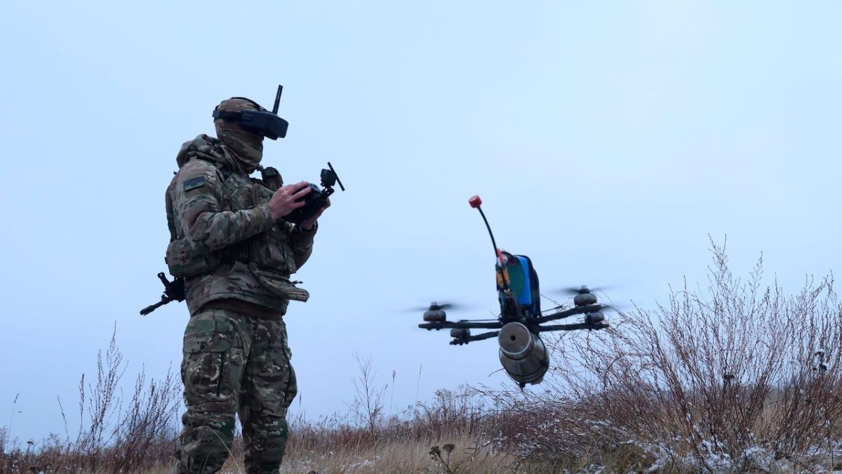 Рій FPV-дронів врятував полонених бійців ЗСУ біля Покровська