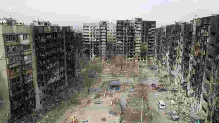 У Маріуполі російські конвоїри розграбували тіла цивільних під час ексгумацій