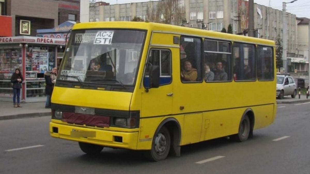 ЛОВА розірвала договори з перевізниками на девʼяти обласних маршрутах