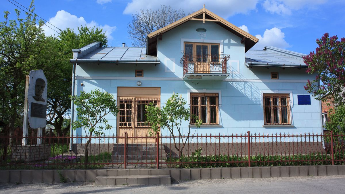 Львівська міськрада подала документи на отримання дозволу для відбудови музею Шухевича
