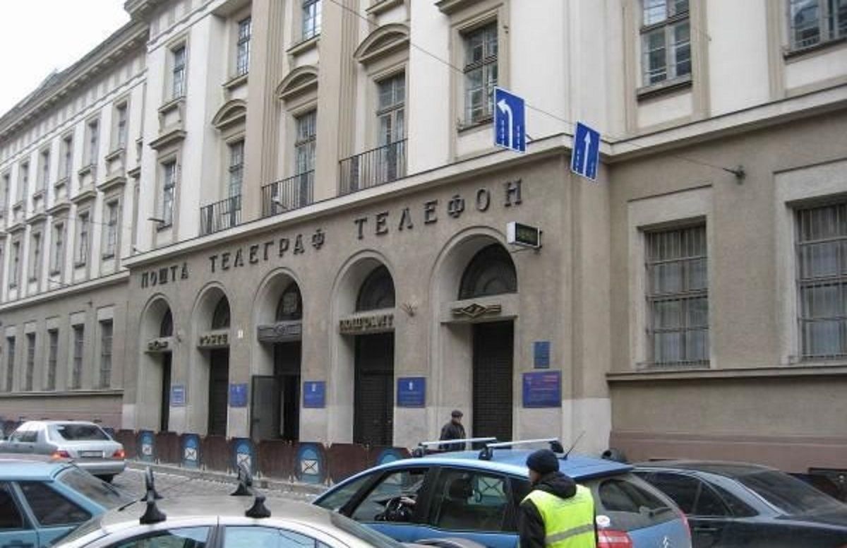 Львівська облрада хоче отримати у власність колишню будівлю головної пошти у Львові