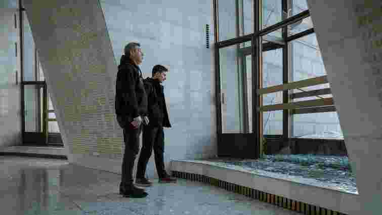 Росіяни під час атаки пошкодили музей біля підніжжя монумента «Батьківщина-мати»
