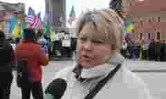 Нагороджена міністром оборони волонтерка організовує проплачені мітинги у Польщі