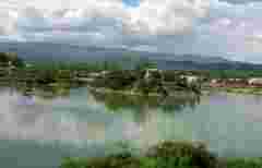 Прокуратура через суд намагається скасувати приватизацію семи ставків у Комарному