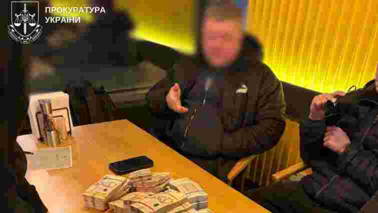 Київський чиновник вимагав мільйонний відкат у переможця тендеру 