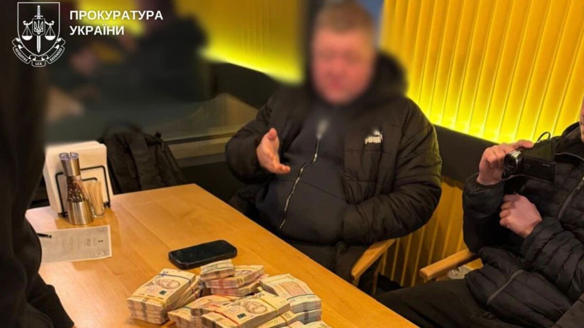 Київський чиновник вимагав мільйонний відкат у переможця тендеру 